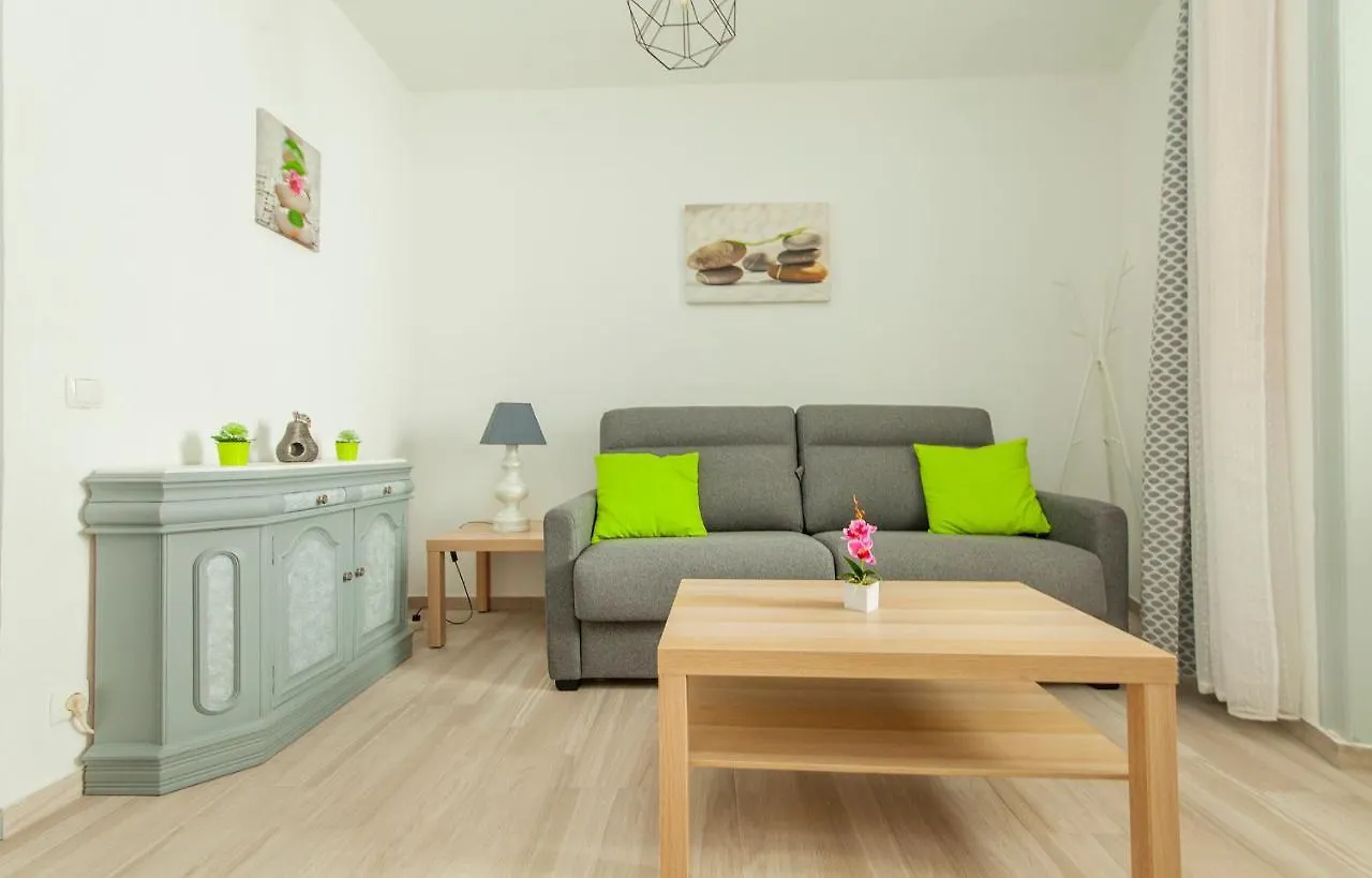 A46 - Oliveira Downtown Apartment Lagos