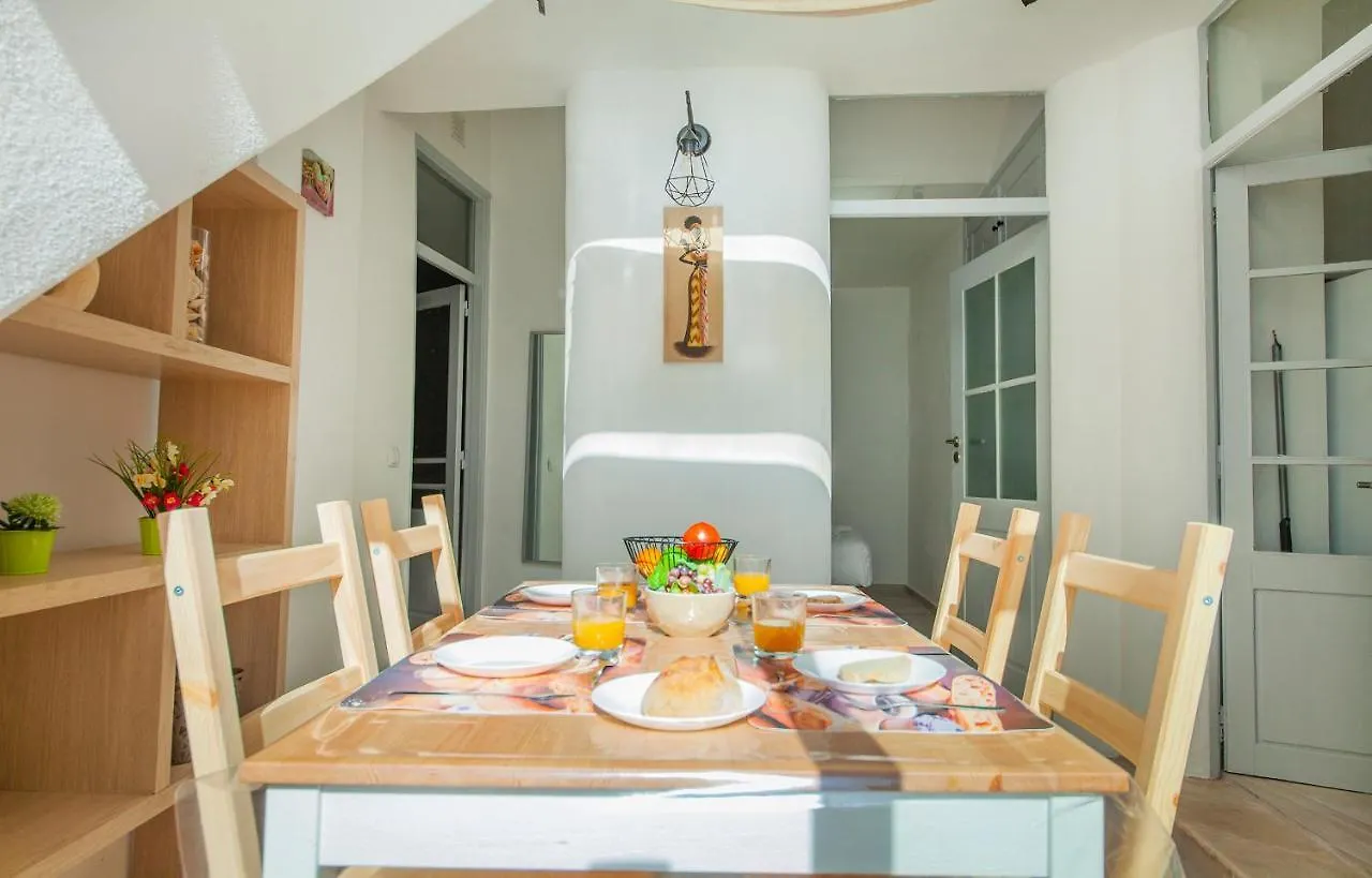 A46 - Oliveira Downtown Apartment Lagos