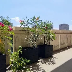 https://hostel-clim-4-chambres-avec-salle-de-douche-privee.fr-provencehotel.com